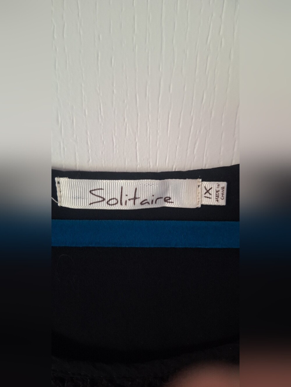 Solitaire Black Crochet-Detail Scoop Neck Tunic - Picture 2 of 3
